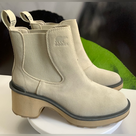 New!! Sorel Women’s Hi-Line Chelsea Boot Size 9.5 Chalk, Ceramic - Picture 2 of 11